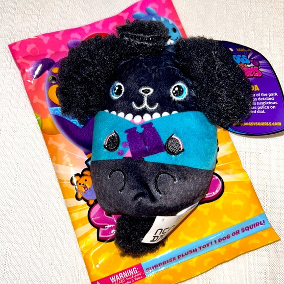 Dog vs. Squirls Linda #10 - Picture 7 of 7